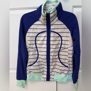 Lulu running wind jacket - blue striped size 4